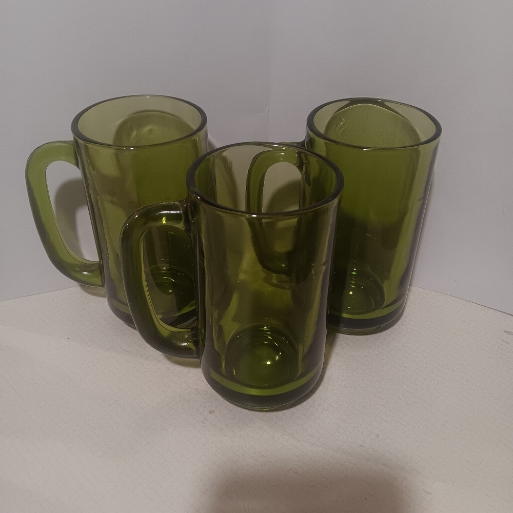 Vintage Avocado Green Glass Mugs- Set of 3 - Retro Kitchen Barware